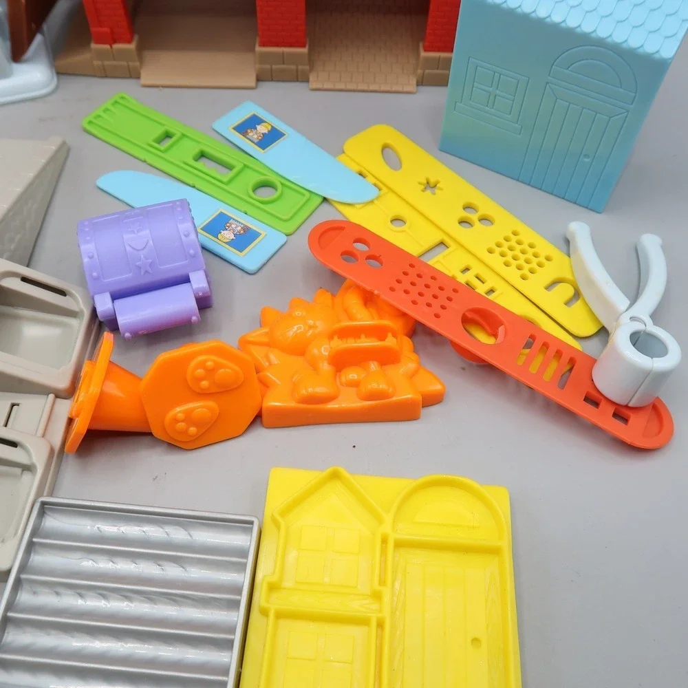 Hasbro welcome pocket